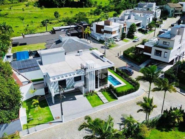 Casa / Sobrado em Condomínio para Venda em Balneário Camboriú/SC Ariribá 4 Quartos