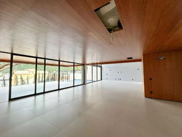 Casa / Sobrado em Condomínio para Venda em Balneário Camboriú/SC Barra 4 Quartos