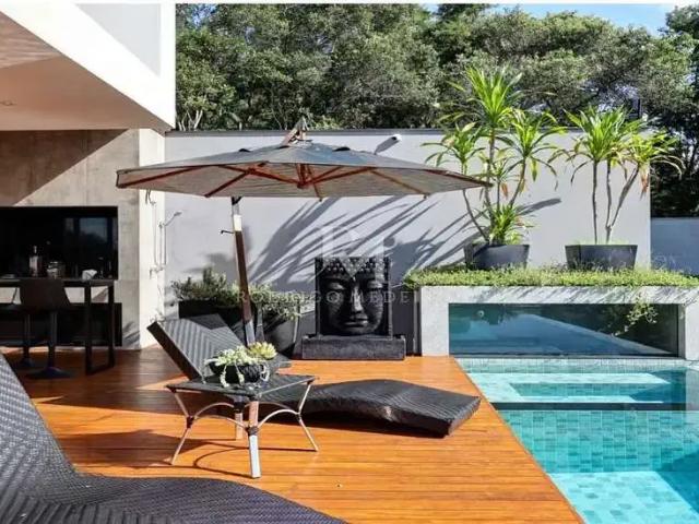 Casa / Sobrado em Condomínio para Venda em Balneário Camboriú/SC Barra 4 Quartos