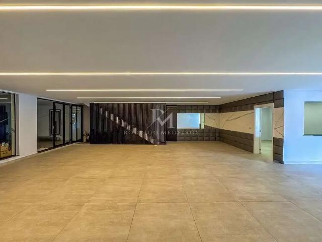Casa / Sobrado em Condomínio para Venda em Balneário Camboriú/SC Barra 4 Quartos