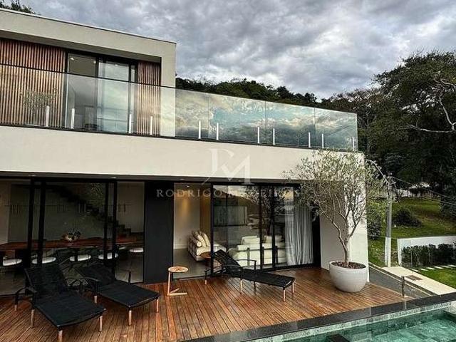 Casa / Sobrado em Condomínio para Venda em Balneário Camboriú/SC Barra 4 Quartos