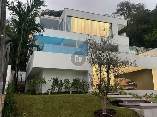 Casa / Sobrado em Condomínio para Venda em Balneário Camboriú/SC Barra 5 Quartos