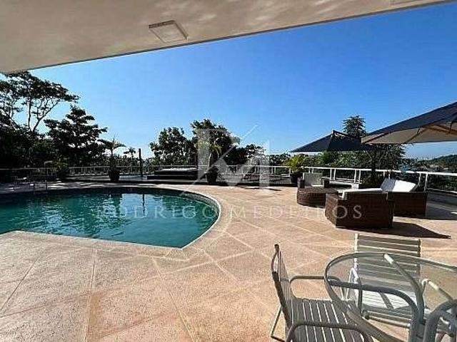 Casa / Sobrado em Condomínio para Venda em Balneário Camboriú/SC Praia do Estaleirinho 6 Quartos