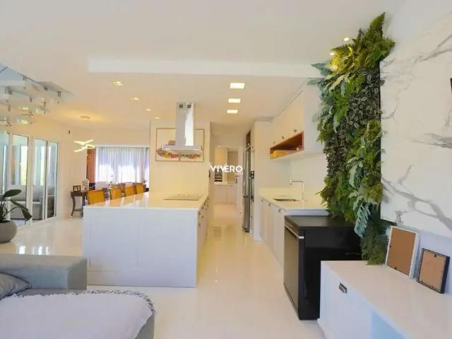 Casa / Sobrado em Condomínio para Venda em Balneário Camboriú/SC Barra 3 Quartos