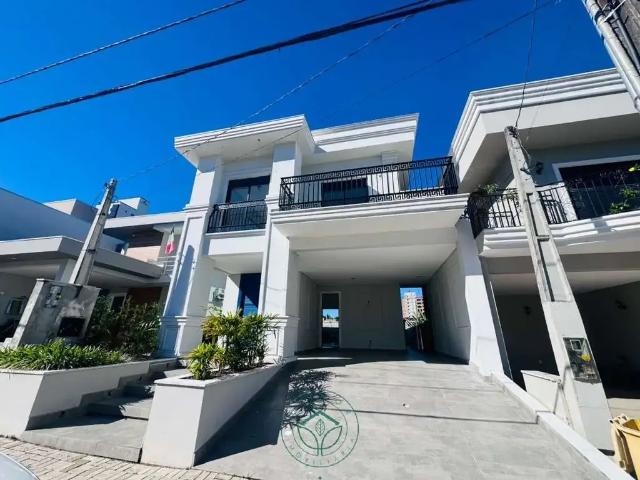 Casa / Sobrado em Condomínio para Venda em Balneário Piçarras/SC Centro 4 Quartos