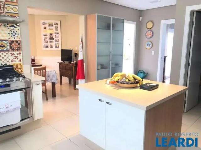 Casa / Sobrado em Condomínio para Venda em Barueri/SP Alphaville Conde I 4 Quartos