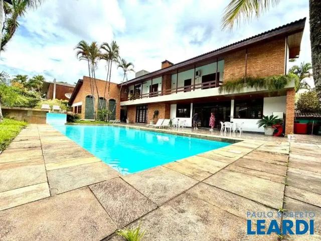 Casa / Sobrado em Condomínio para Venda em Barueri/SP Alphaville 4 Quartos