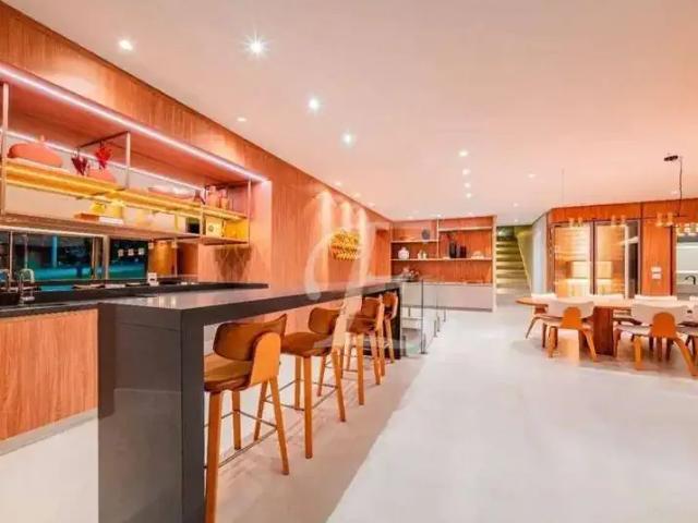 Casa / Sobrado em Condomínio para Venda em Barueri/SP Alphaville 6 Quartos