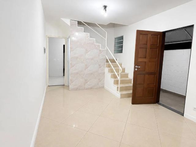 Casa / Sobrado em Condomínio para Venda em Barueri/SP Sítio das Paineiras/California 2 Quartos