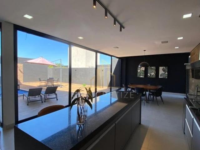 Casa / Sobrado em Condomínio para Venda em Bauru/SP Jardim Shangri Lá 4 Quartos
