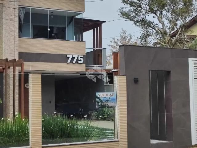 Casa / Sobrado em Condomínio para Venda em Bombinhas/SC Bombas 4 Quartos