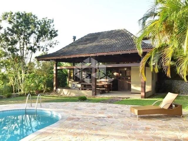 Casa / Sobrado em Condomínio para Venda em Bombinhas/SC Centro 3 Quartos