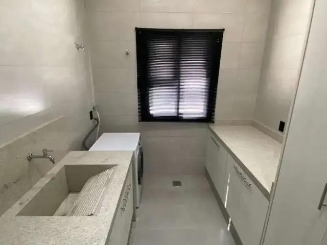 Casa / Sobrado em Condomínio para Venda em Joanópolis/SP Da Lagoa 4 Quartos