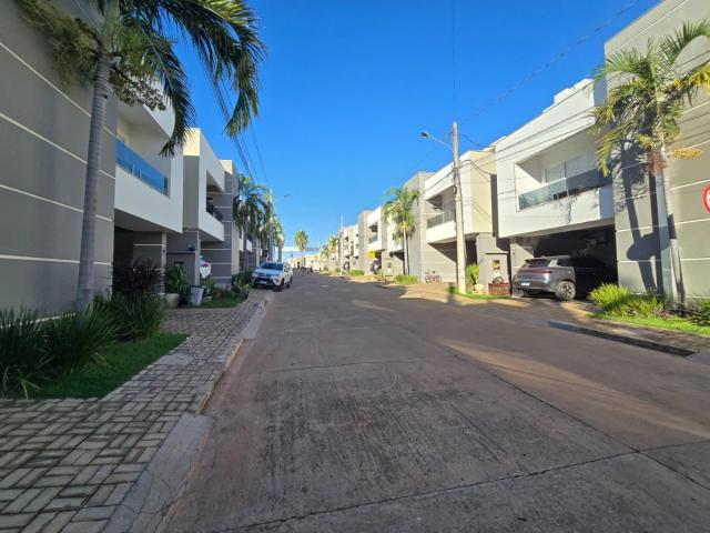 Casa / Sobrado em Condomínio para Venda em Cuiabá/MT Morada do Ouro II 3 Quartos