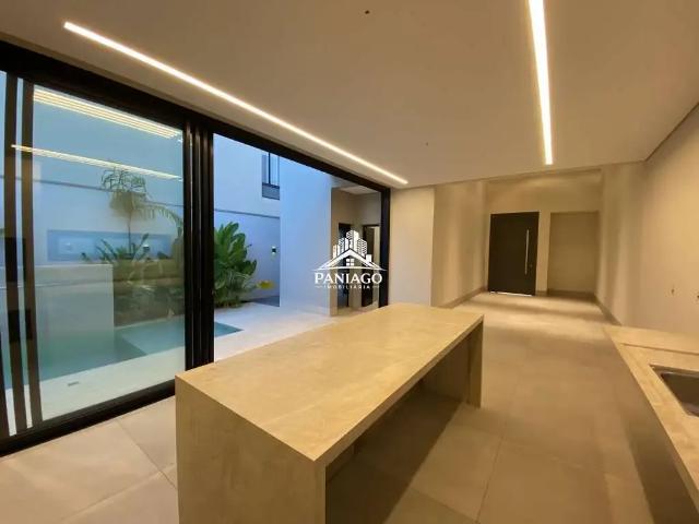 Casa / Sobrado em Condomínio para Venda em Cuiabá/MT Condomínio Belvedere II 3 Quartos