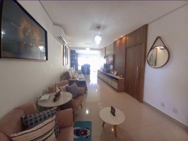 Casa / Sobrado em Condomínio para Venda em Cuiabá/MT Distrito Industrial 3 Quartos