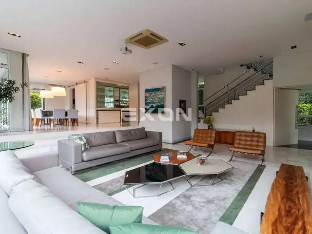 Casa / Sobrado em Condomínio para Venda em Curitiba/PR Campo Comprido 5 Quartos