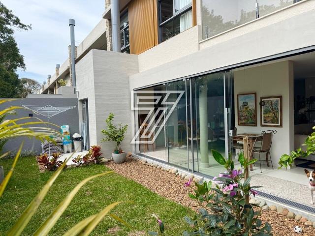 Casa / Sobrado em Condomínio para Venda em Curitiba/PR Cascatinha 3 Quartos