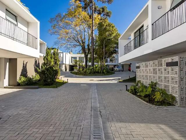 Casa / Sobrado em Condomínio para Venda em Curitiba/PR Guabirotuba 3 Quartos