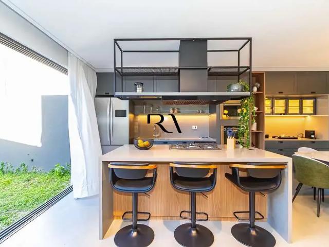 Casa / Sobrado em Condomínio para Venda em Curitiba/PR Guabirotuba 3 Quartos