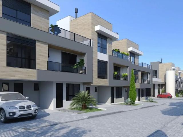 Casa / Sobrado em Condomínio para Venda em Curitiba/PR Novo Mundo 3 Quartos