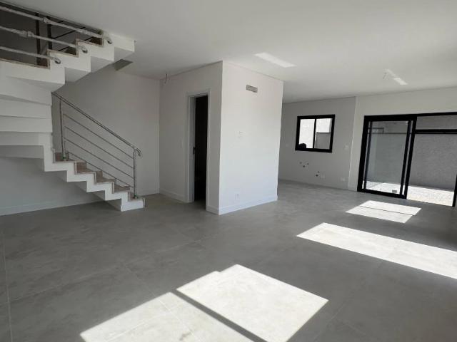 Casa / Sobrado em Condomínio para Venda em Curitiba/PR Novo Mundo 3 Quartos