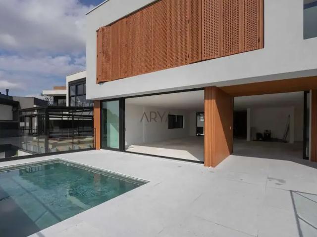 Casa / Sobrado em Condomínio para Venda em Curitiba/PR São João 5 Quartos