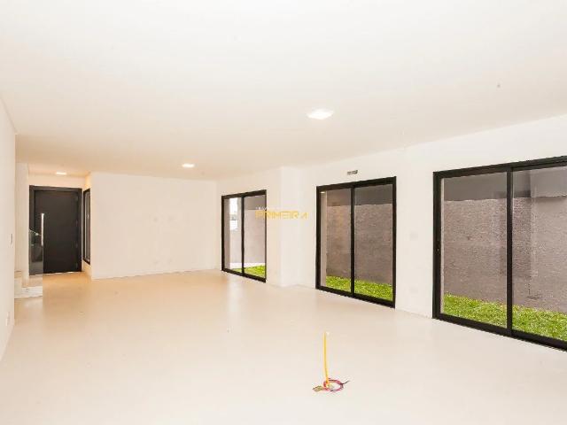 Casa / Sobrado em Condomínio para Venda em Curitiba/PR Santa Cândida 2 Quartos