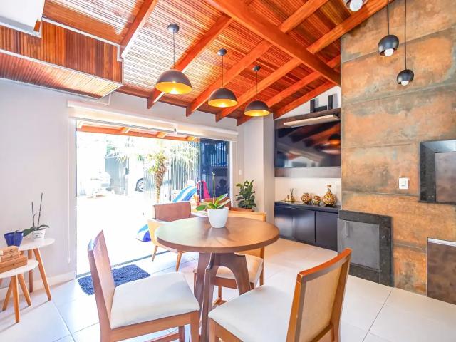Casa / Sobrado em Condomínio para Venda em Curitiba/PR Santa Felicidade 4 Quartos