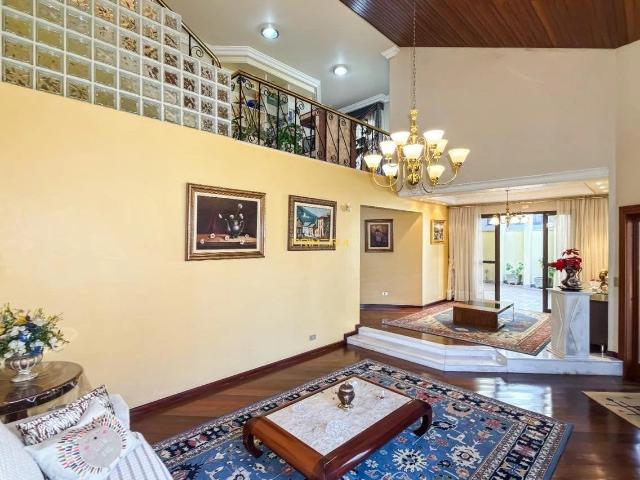Casa / Sobrado em Condomínio para Venda em Curitiba/PR Seminário 4 Quartos