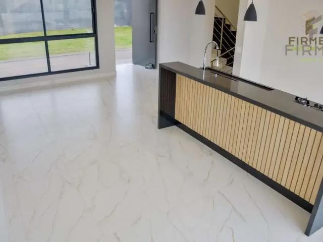 Casa / Sobrado em Condomínio para Venda em Curitiba/PR Pinheirinho 4 Quartos