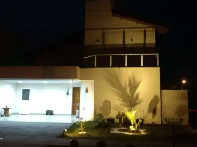 Casa / Sobrado em Condomínio para Venda em Caçapava/SP Bairro do Grama 4 Quartos