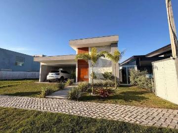 Casa / Sobrado em Condomínio para Venda em Cabo Frio/RJ Ogiva 3 Quartos