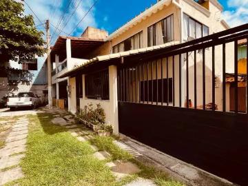 Casa / Sobrado em Condomínio para Venda em Cabo Frio/RJ Braga 4 Quartos
