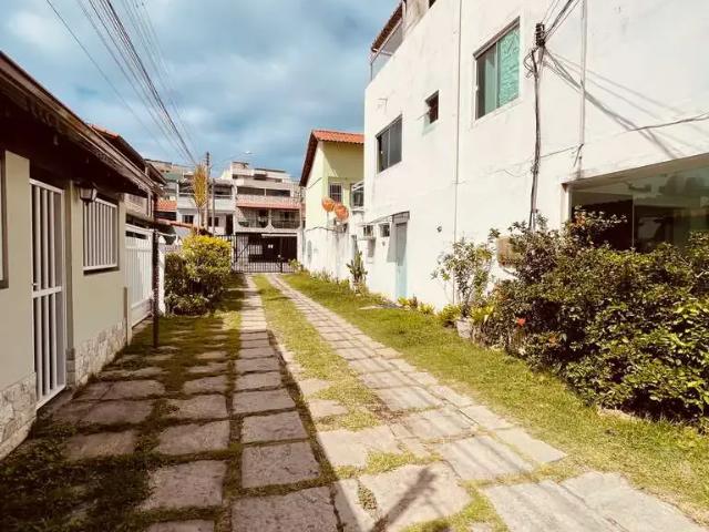 Casa / Sobrado em Condomínio para Venda em Cabo Frio/RJ Braga 4 Quartos