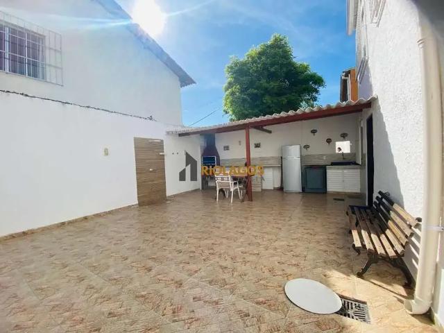 Casa / Sobrado em Condomínio para Venda em Cabo Frio/RJ Braga 5 Quartos