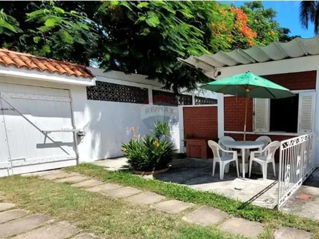 Casa / Sobrado em Condomínio para Venda em Cabo Frio/RJ Palmeiras 2 Quartos