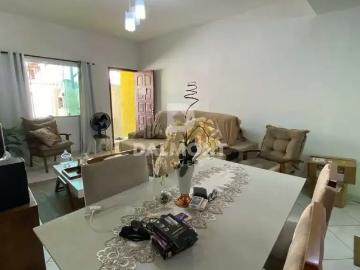 Casa / Sobrado em Condomínio para Venda em Cabo Frio/RJ Peró 3 Quartos