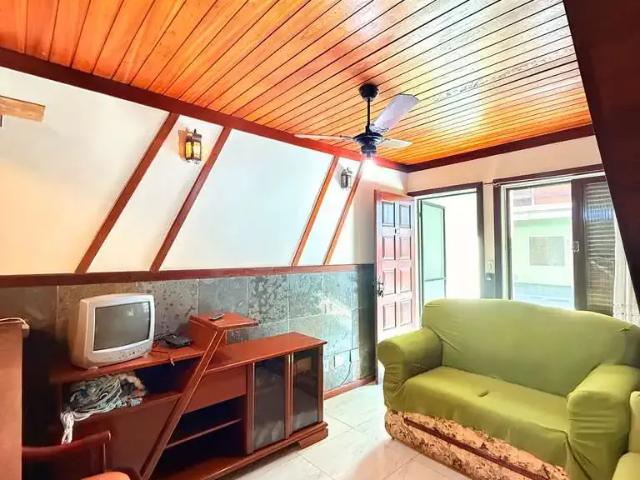 Casa / Sobrado em Condomínio para Venda em Cabo Frio/RJ Peró 2 Quartos