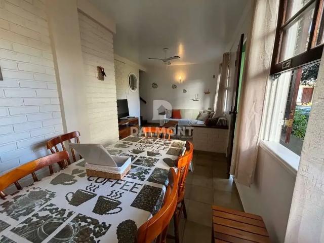 Casa / Sobrado em Condomínio para Venda em Cabo Frio/RJ Peró 4 Quartos