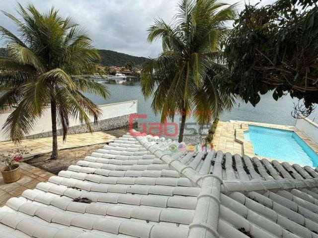 Casa / Sobrado em Condomínio para Venda em Cabo Frio/RJ São Bento 5 Quartos
