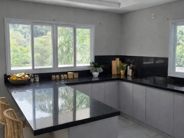 Casa / Sobrado em Condomínio para Venda em Cajamar/SP Serra dos Lagos Jordanésia 1 Quartos