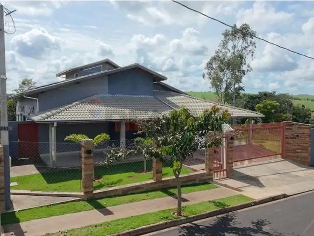 Casa / Sobrado em Condomínio para Venda em Cajuru/SP Centro 3 Quartos