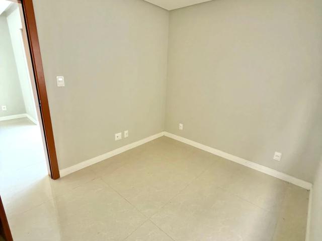 Casa / Sobrado em Condomínio para Venda em Camaçari/BA Abrantes 4 Quartos