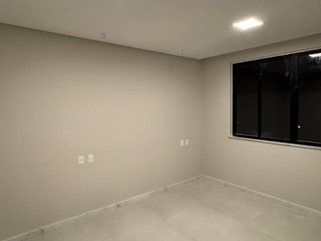 Casa / Sobrado em Condomínio para Venda em Camaçari/BA Abrantes 4 Quartos
