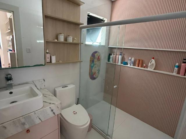 Casa / Sobrado em Condomínio para Venda em Camaçari/BA Abrantes 4 Quartos