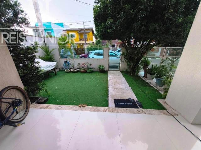 Casa / Sobrado em Condomínio para Venda em Camaçari/BA Abrantes 4 Quartos
