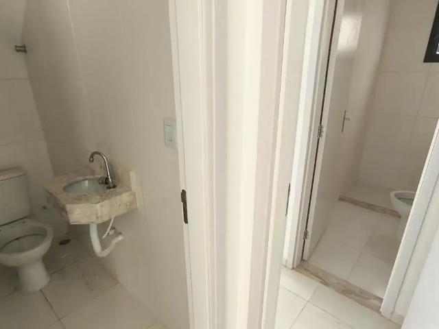 Casa / Sobrado em Condomínio para Venda em Camaçari/BA Abrantes 4 Quartos
