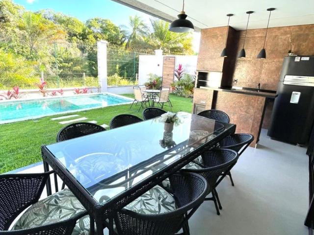Casa / Sobrado em Condomínio para Venda em Camaçari/BA Abrantes 4 Quartos