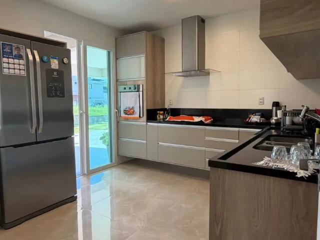 Casa / Sobrado em Condomínio para Venda em Camaçari/BA Abrantes 5 Quartos